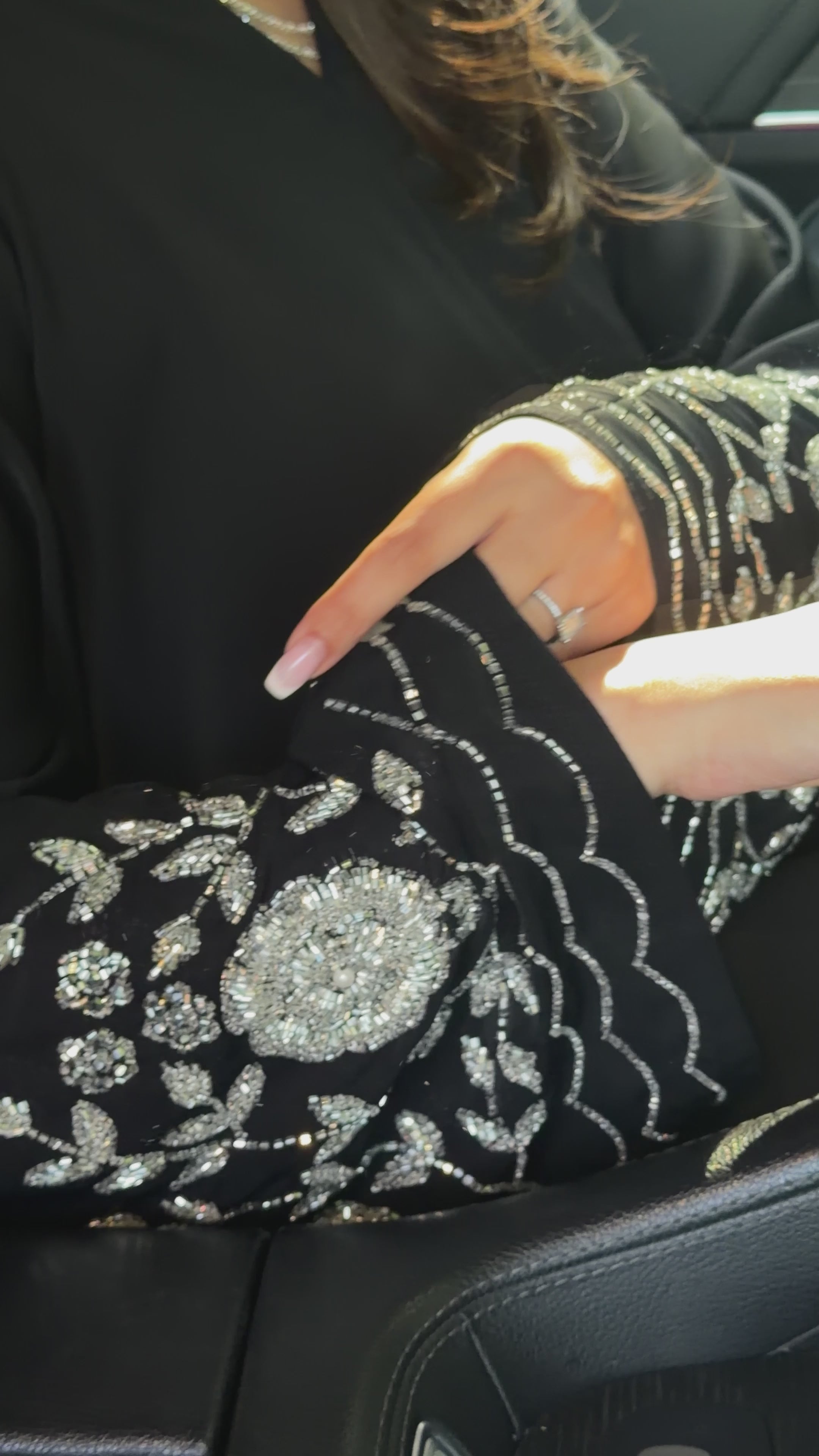 Signature abaya